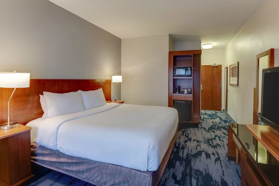 Fairfield by Marriott Inn Suites Fort Worth I 30 West Near NAS JRB — Guest room