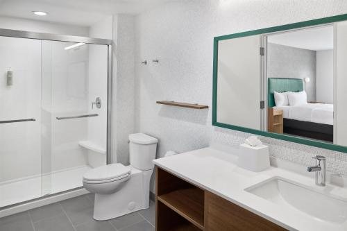 Fairfield by Marriott Inn Suites Frankenmuth — Bathroom