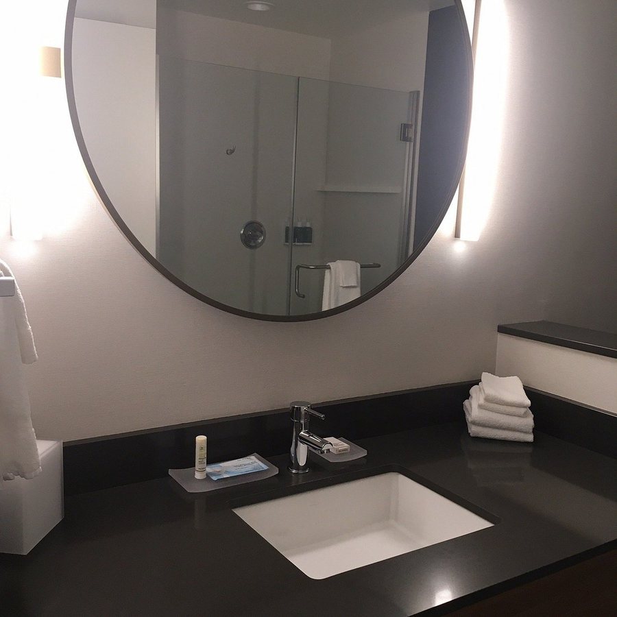 Fairfield by Marriott Inn Suites Franklin Cool Springs — Bathroom