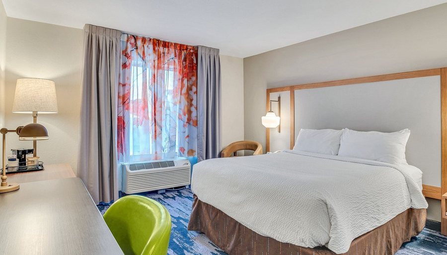 Fairfield by Marriott Inn Suites Fredericksburg — Guest room
