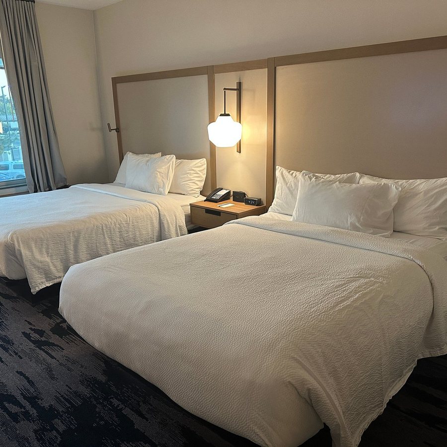 Fairfield by Marriott Inn Suites Fresno North Shaw Avenue — Guest room