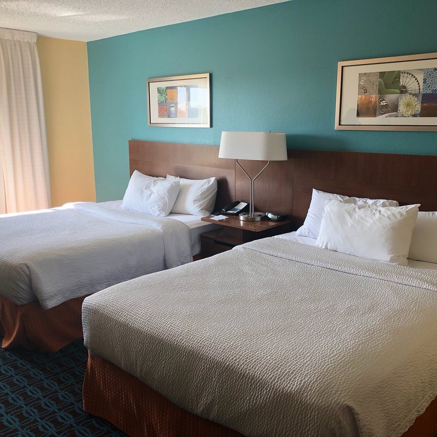 Fairfield by Marriott Inn Suites Greeley — Guest room