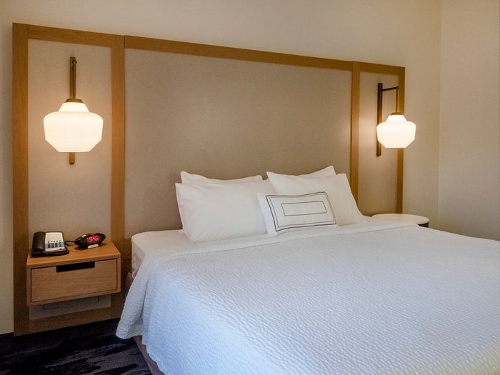 Fairfield by Marriott Inn Suites Hazleton — Guest room
