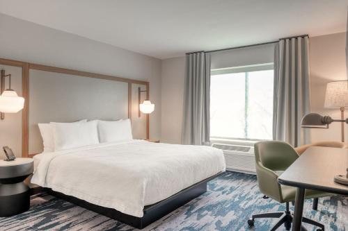Fairfield by Marriott Inn Suites Indianapolis Northwest — Guest room