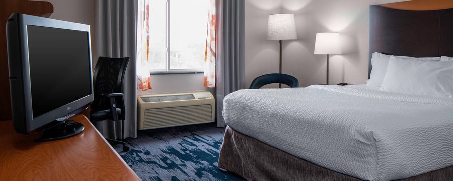 Fairfield by Marriott Inn Suites Jefferson City — Guest room