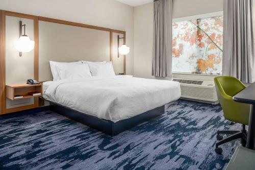 Fairfield by Marriott Inn Suites Kansas City Airport — Guest room