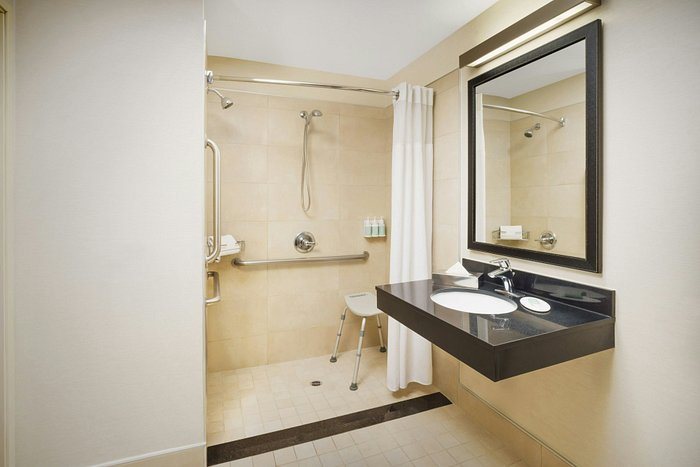 Fairfield by Marriott Inn Suites Las Vegas Stadium Area Las Vegas Nevada — Bathroom