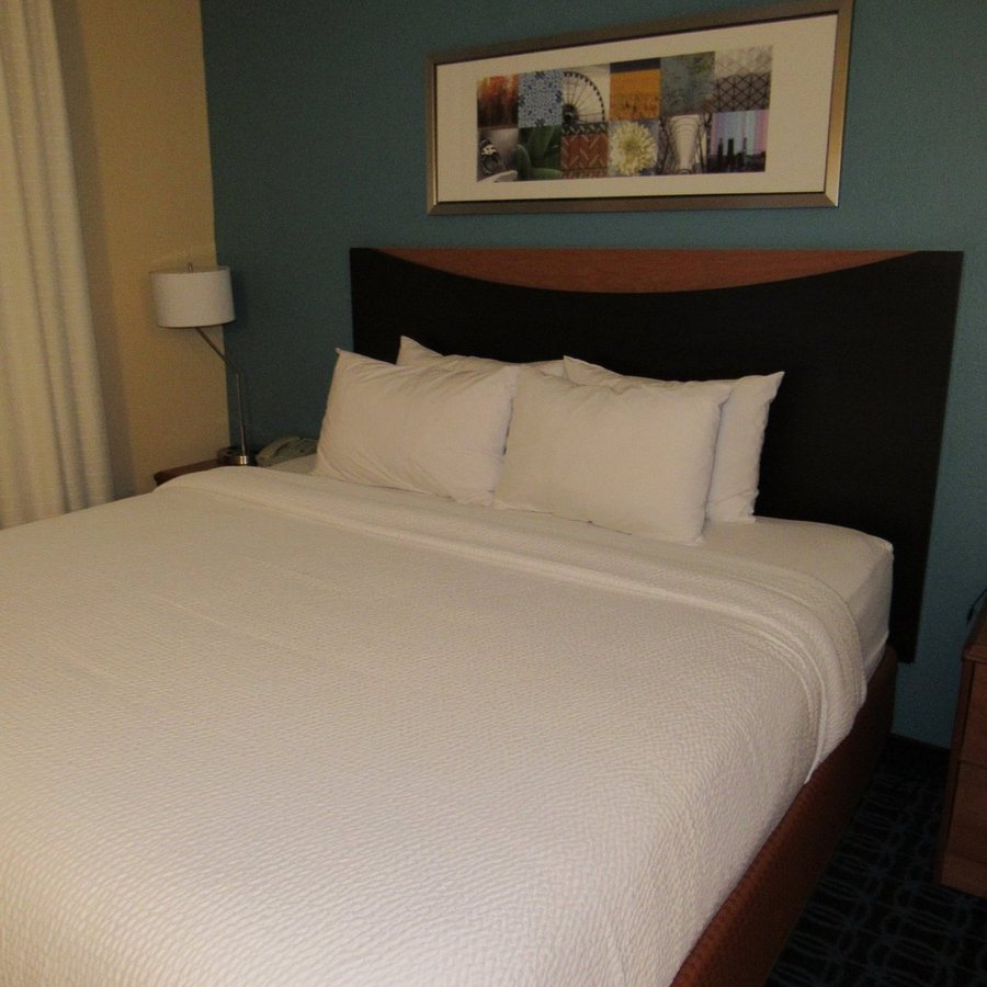 Fairfield by Marriott Inn Suites Lincoln — Guest room