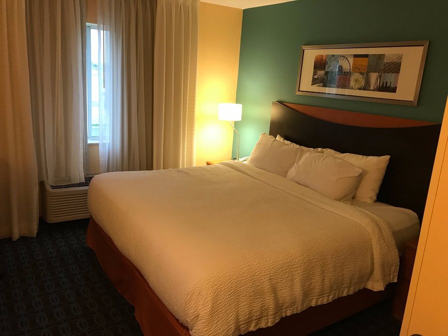 Fairfield by Marriott Inn Suites Lincoln Southeast — Guest room