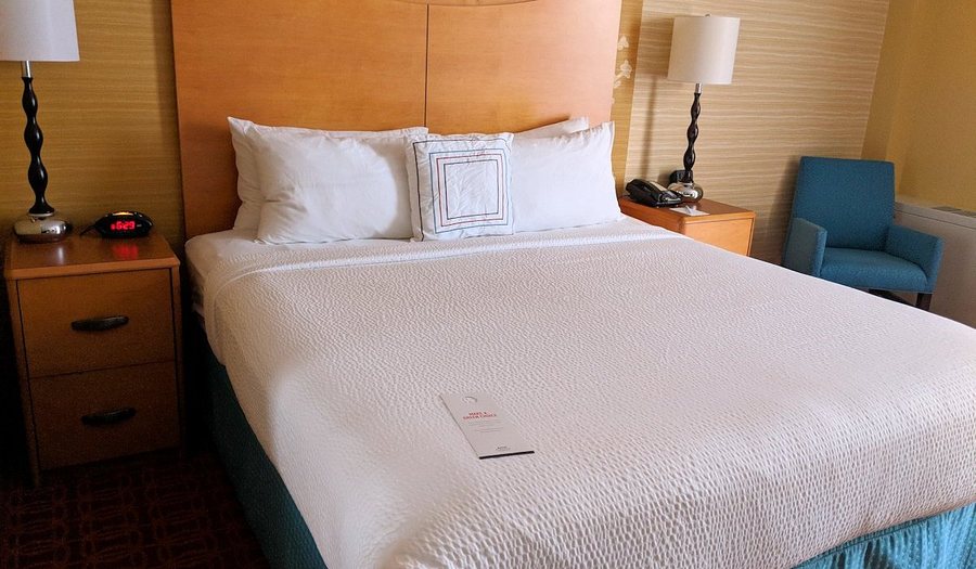 Fairfield by Marriott Inn Suites Louisville Northeast — Guest room