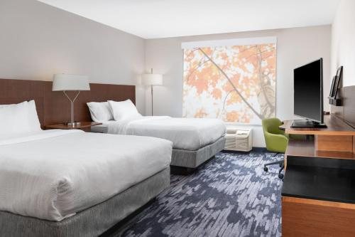 Fairfield by Marriott Inn Suites Martinsburg — Guest room