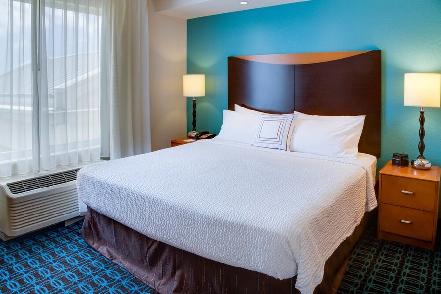 Fairfield By Marriott Inn Suites Melbourne West palm Bay — Guest room