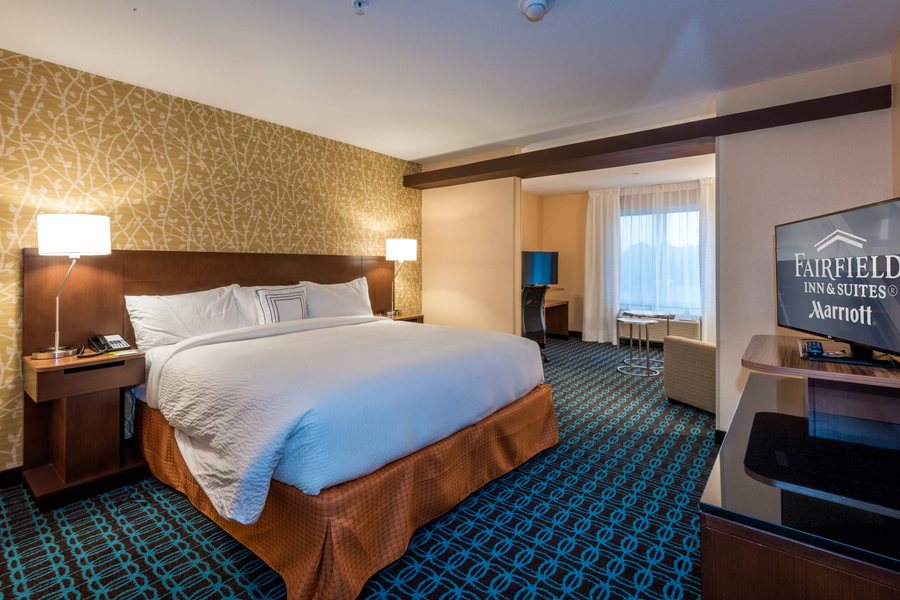 Fairfield by Marriott Inn Suites Meridian — Guest room