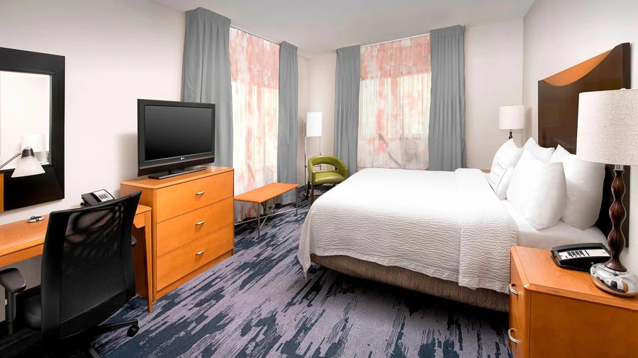 Fairfield by Marriott Inn Suites Miami Airport South — Guest room