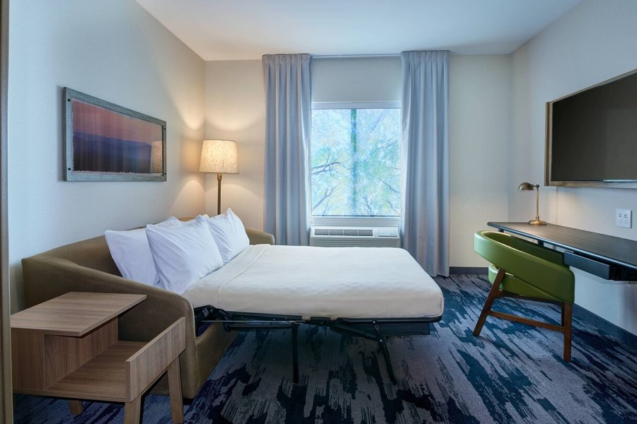 Fairfield by Marriott Inn Suites Midland — Guest room