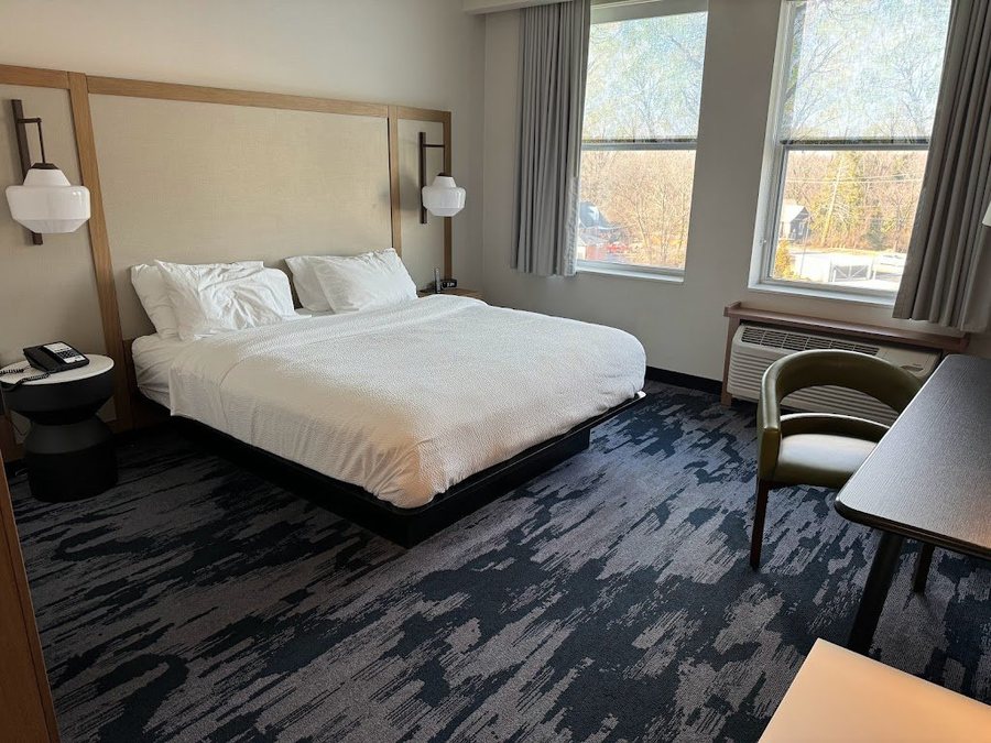 Fairfield by Marriott Inn Suites Morganton Historic Downtown — Guest room