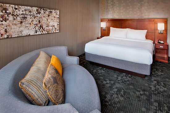 Fairfield by Marriott Inn Suites Morristown — Guest room