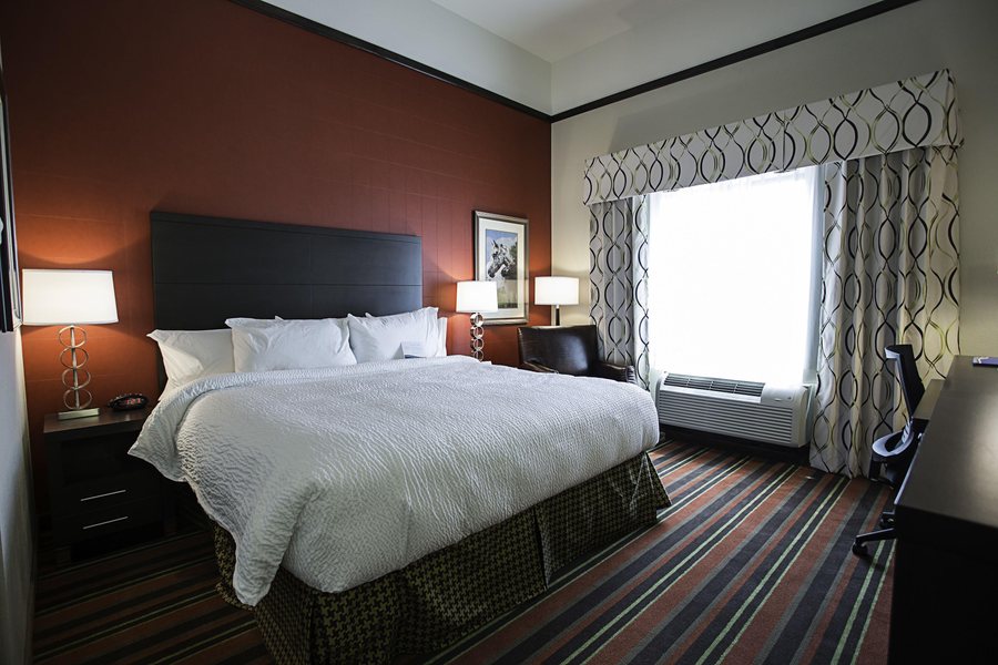 Fairfield by Marriott Inn Suites Moscow — Guest room
