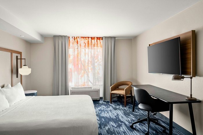 Fairfield by Marriott Inn Suites New Buffalo — Guest room
