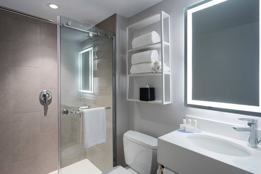 Fairfield by Marriott Inn Suites New York Manhattan Chelsea — Bathroom