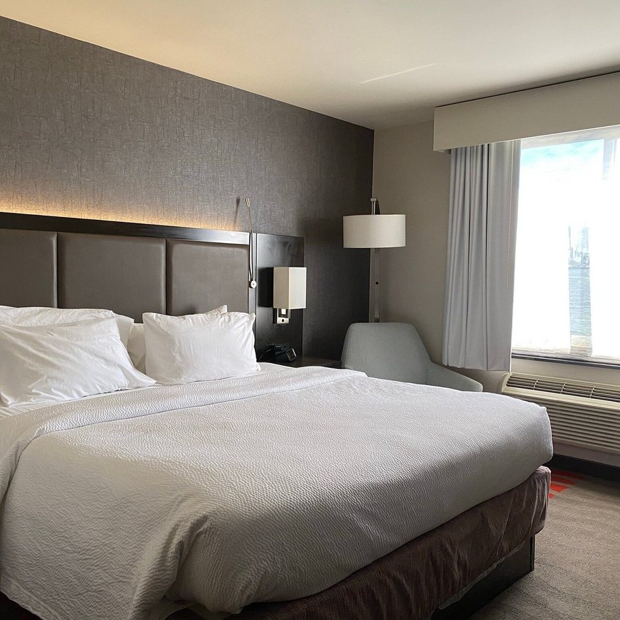 Fairfield by Marriott Inn Suites New York Staten Island — Guest room