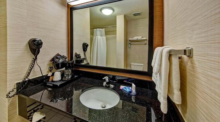 Fairfield by Marriott Inn Suites Oklahoma City El Reno — Bathroom