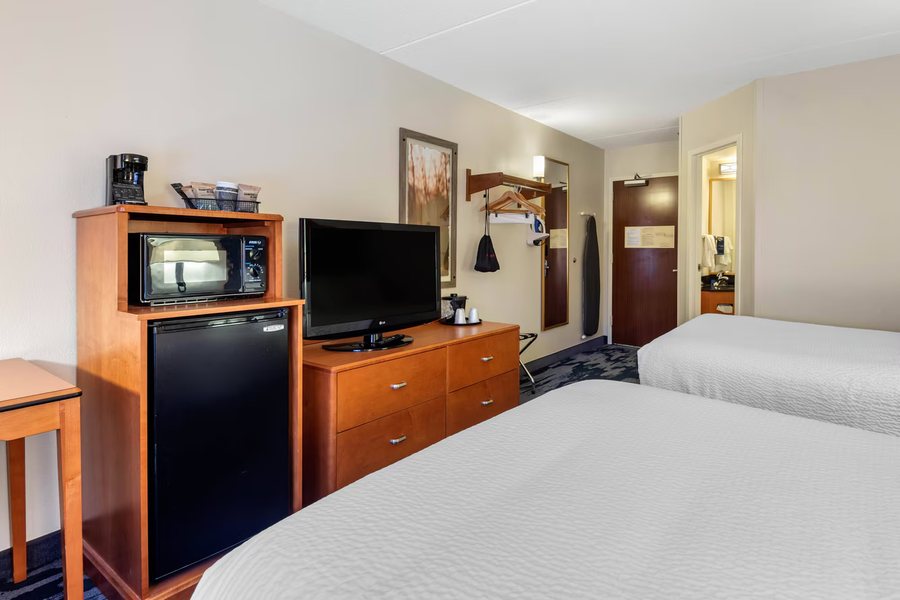Fairfield by Marriott Inn Suites Portland Maine Airport — Guest room