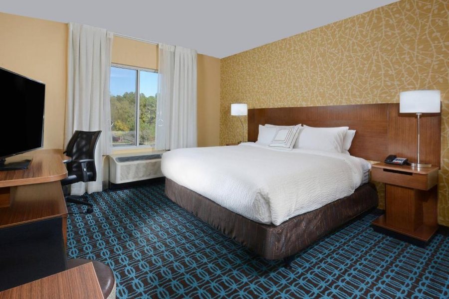 Fairfield by Marriott Inn Suites Raleigh Capital Blvd I 540 — Guest room