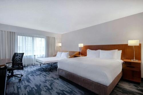 Fairfield by Marriott Inn Suites Rochester West Greece — Guest room