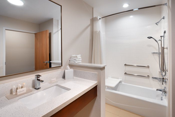 Fairfield by Marriott Inn Suites Rock Hill — Bathroom