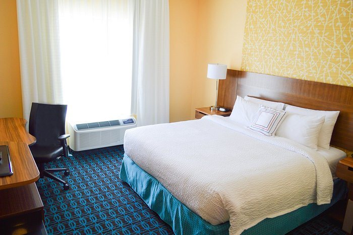 Fairfield by Marriott Inn Suites San Antonio Brooks City Base — Guest room
