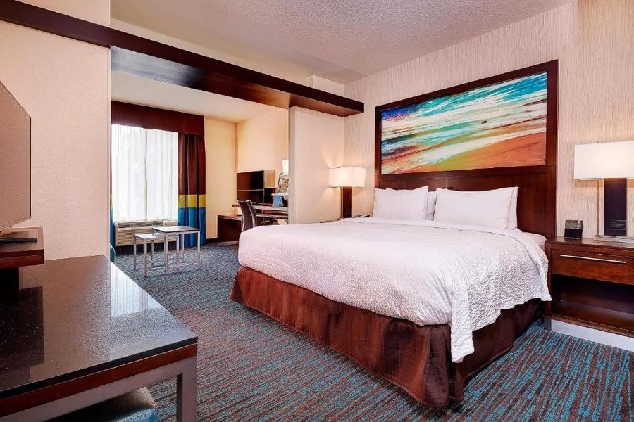 Fairfield by Marriott Inn Suites San Diego Carlsbad — Guest room