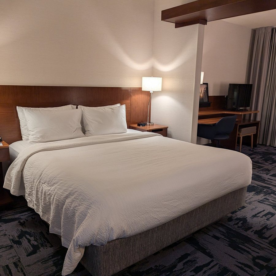 Fairfield by Marriott Inn Suites Santa Cruz — Guest room