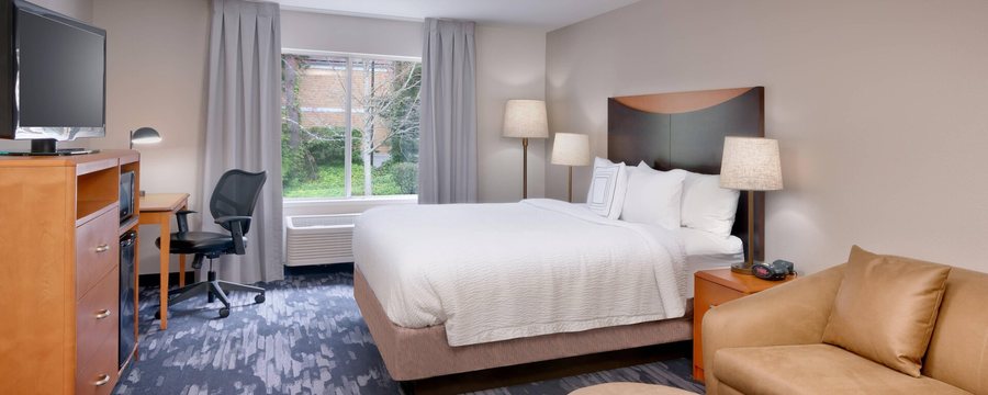 Fairfield by Marriott Inn Suites Seattle Bellevue Redmond — Guest room