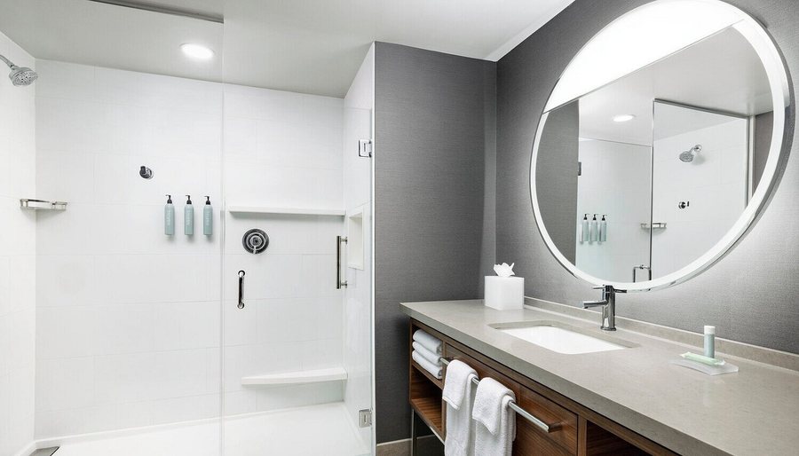 Fairfield by Marriott Inn Suites Sevierville Kodak — Bathroom