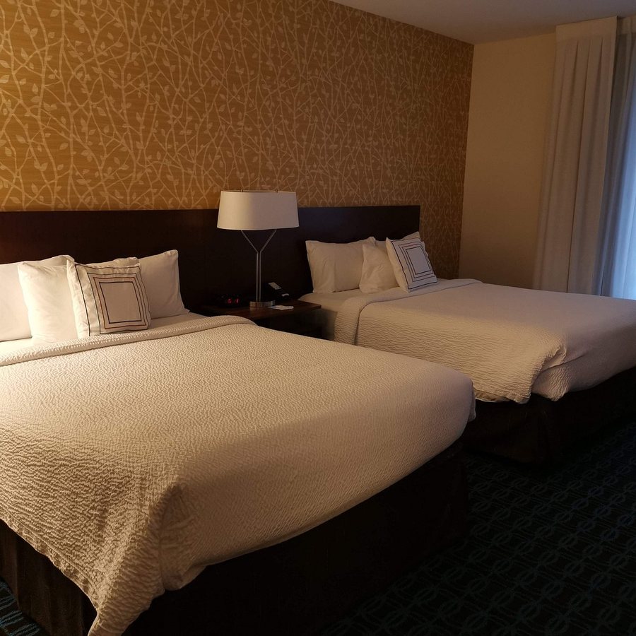 Fairfield by Marriott Inn Suites Sidney — Guest room