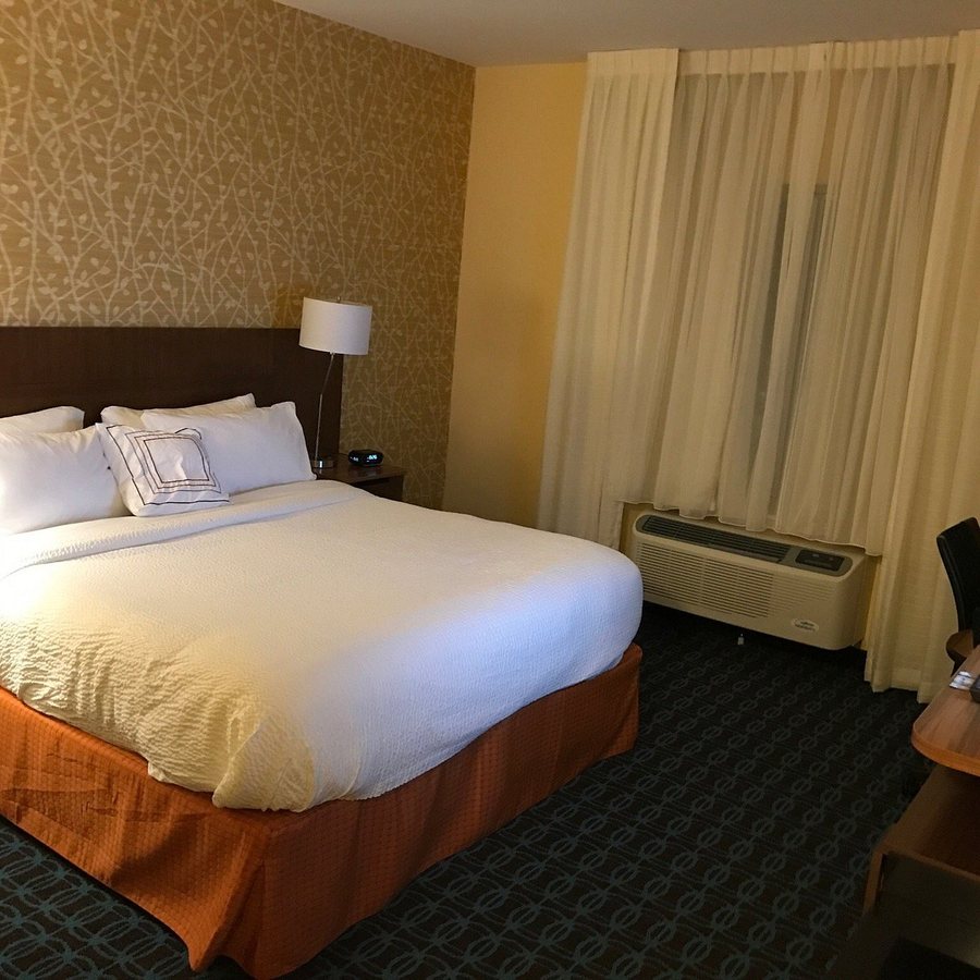 Fairfield by Marriott Inn Suites Snyder — Guest room