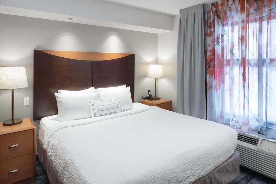Fairfield by Marriott Inn Suites South Bend Mishawaka — Guest room