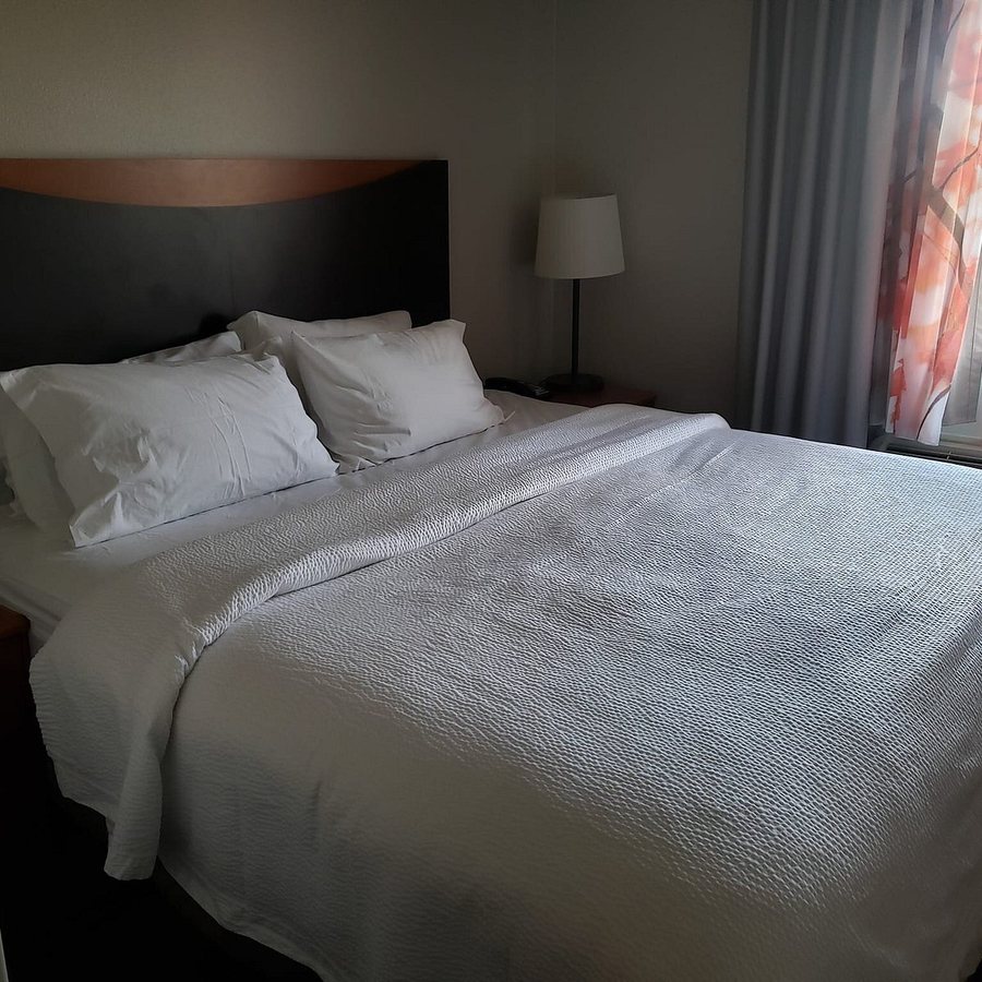 Fairfield by Marriott Inn Suites Spearfish — Guest room