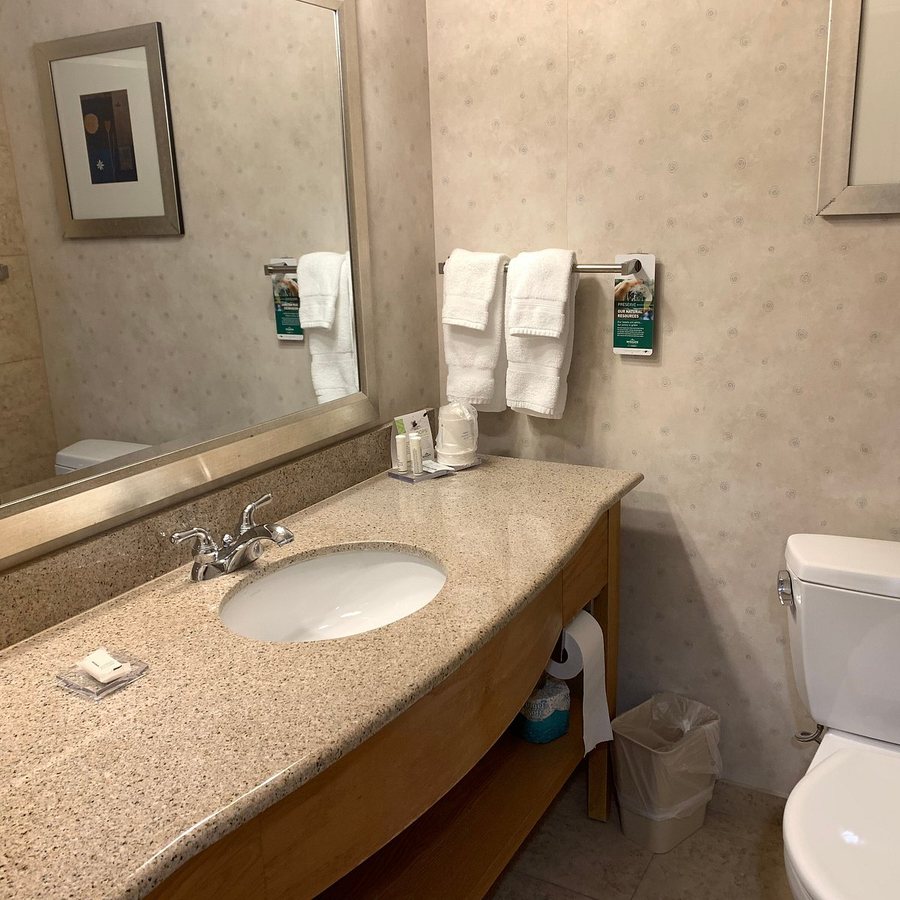Fairfield by Marriott Inn Suites Spokane Valley — Bathroom