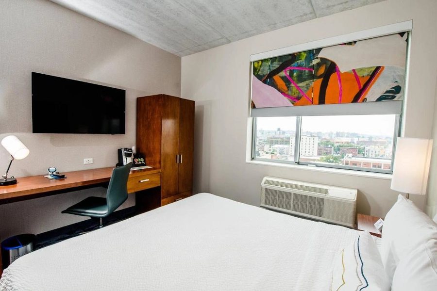 Fairfield by Marriott Inn Suites St Louis Downtown — Guest room