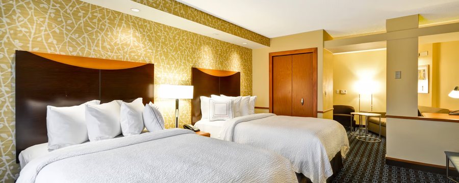 Fairfield by Marriott Inn Suites Tampa Fairgrounds Casino — Guest room
