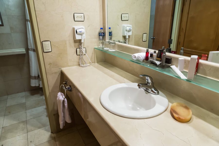 Fairfield by Marriott Inn Suites Tijuana — Bathroom