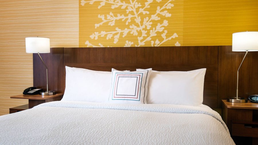 Fairfield by Marriott Inn Suites Tustin Orange County — Guest room