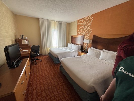 Fairfield by Marriott Inn Suites White Marsh — Guest room