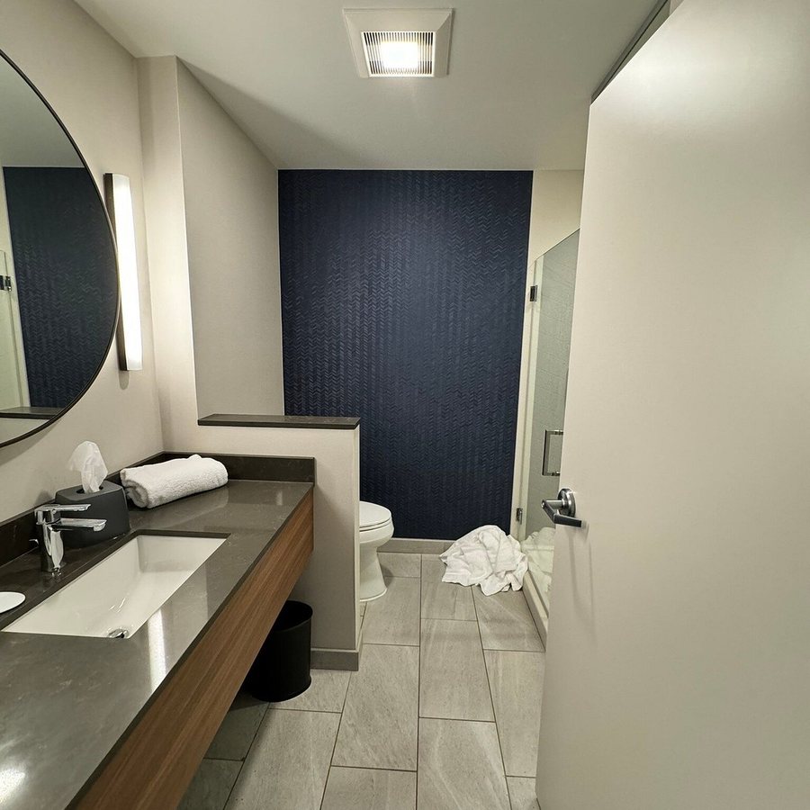 Fairfield by Marriott Inn Suites Williamsport — Bathroom