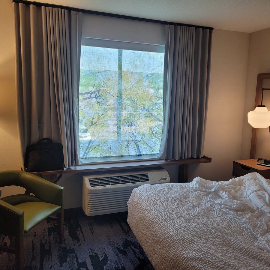 Fairfield by Marriott Inn Suites Winona — Guest room