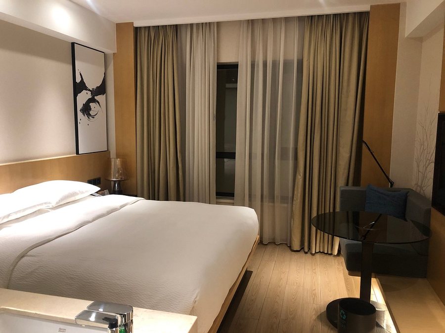 Fairfield by Marriott Shanghai Jingan — Guest room