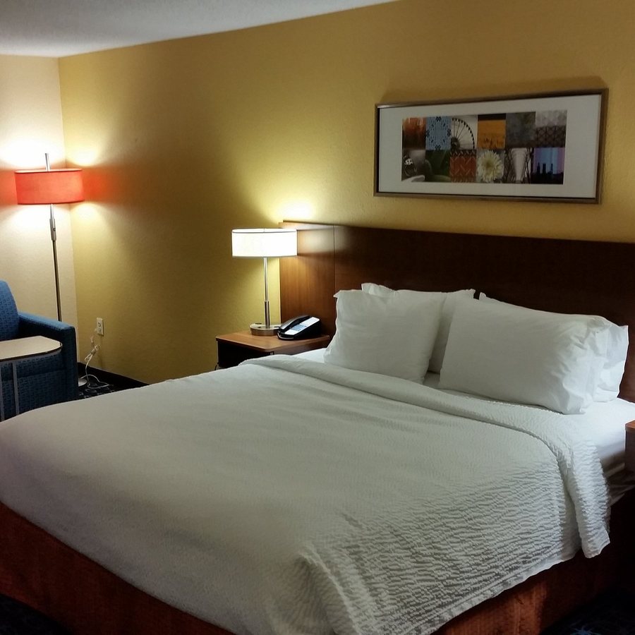 Fairfield Inn By Marriott Charlotte Mooresville Lake Norman — Guest room