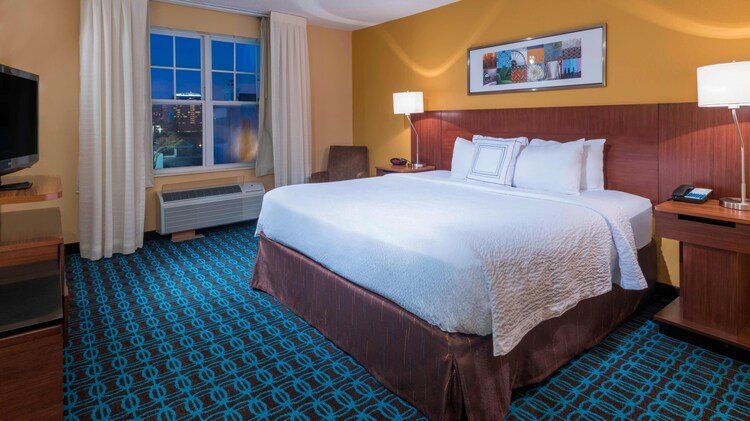 Fairfield Inn Kansas City Downtown Union Hill — Guest room